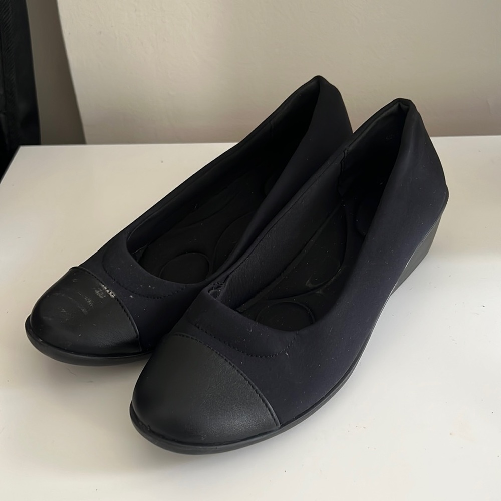 New Fabcomfort ballet flats 1 inch heel Size 9